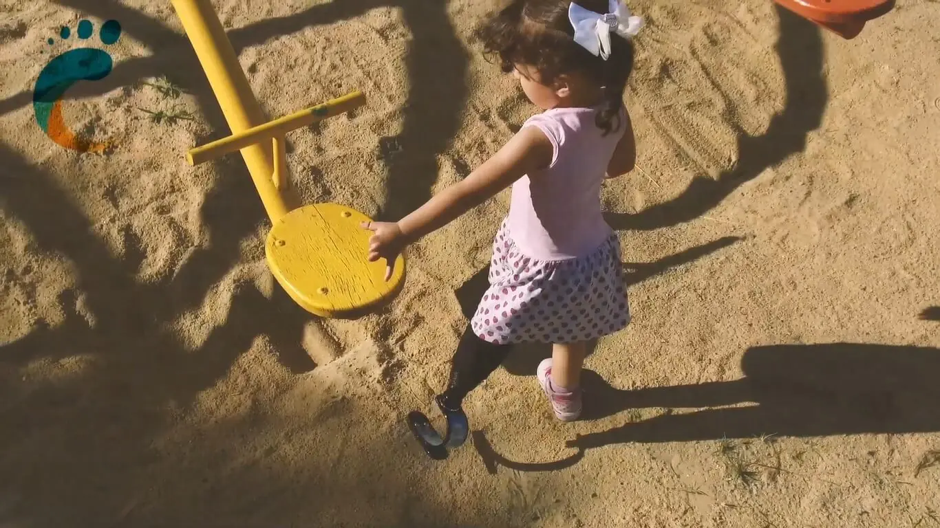 maria-clara-brincando