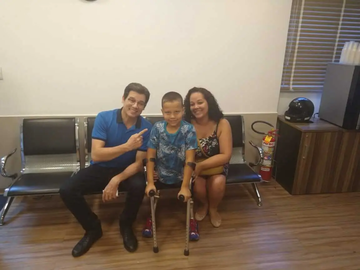 Matheus Henrique: Malformação e adaptação com as próteses, imagem 2