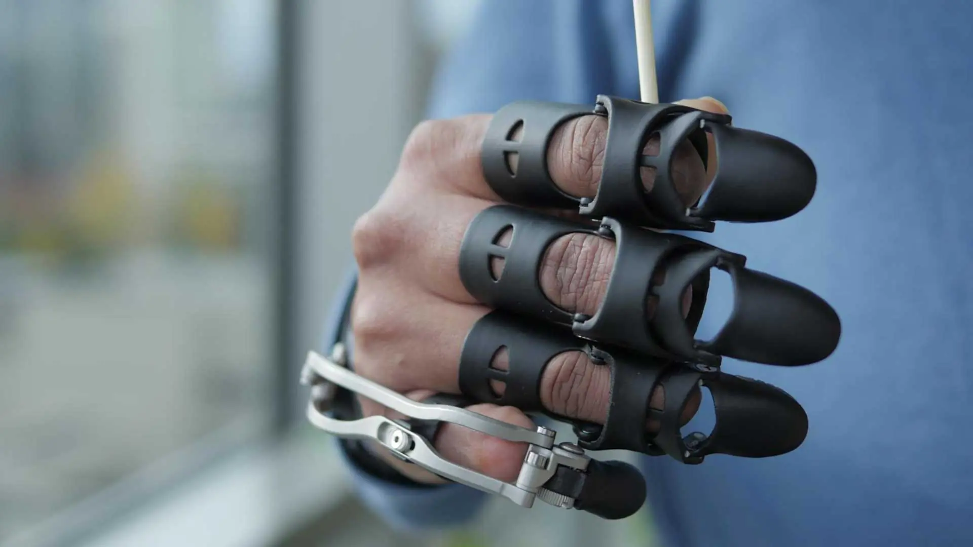 Mão Naked Prosthetics  para amputações de dedos.