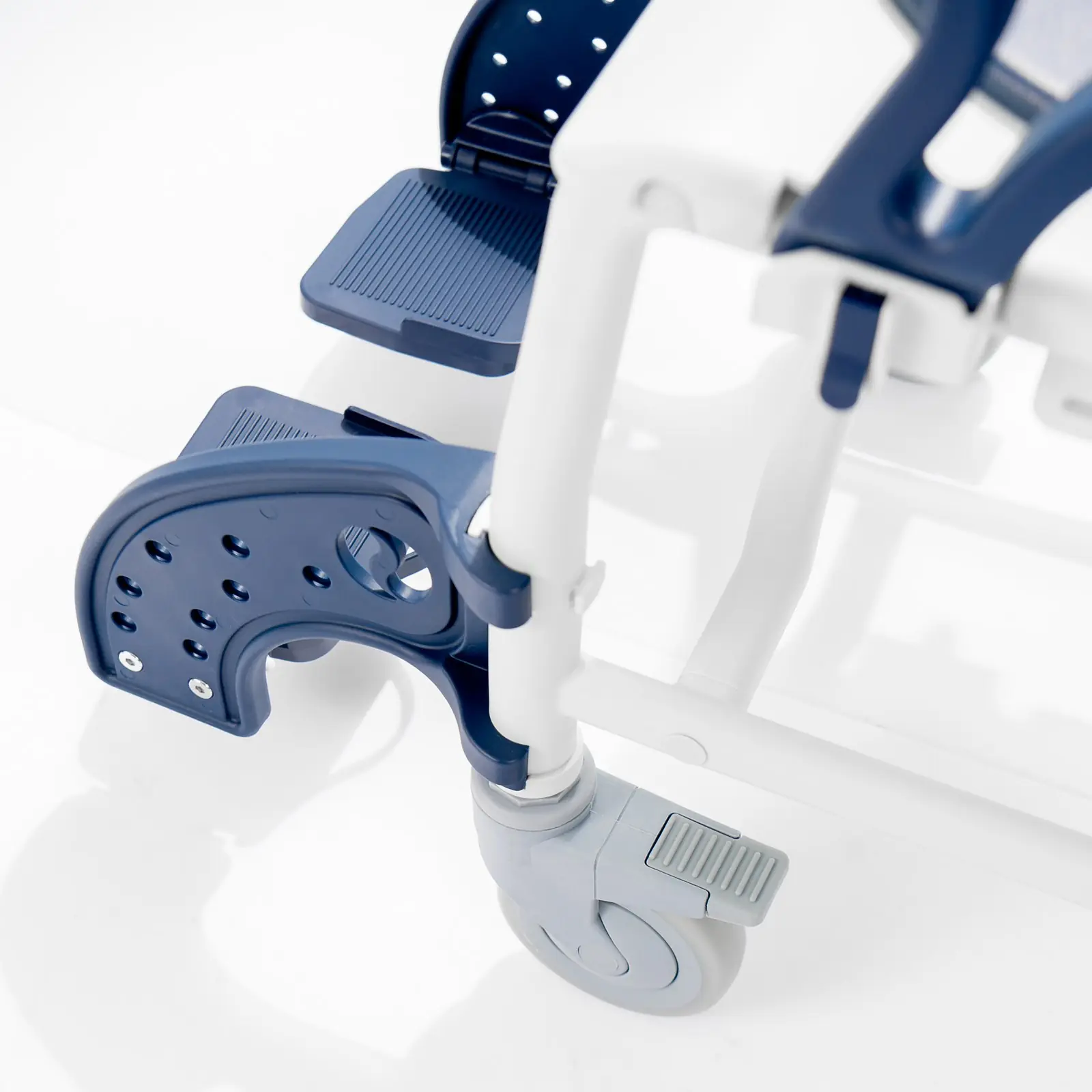 Cadeira de Banho e Higiene em Nylon e Alumínio Breeze by Mobility, da Mobility Brasil, foto 4